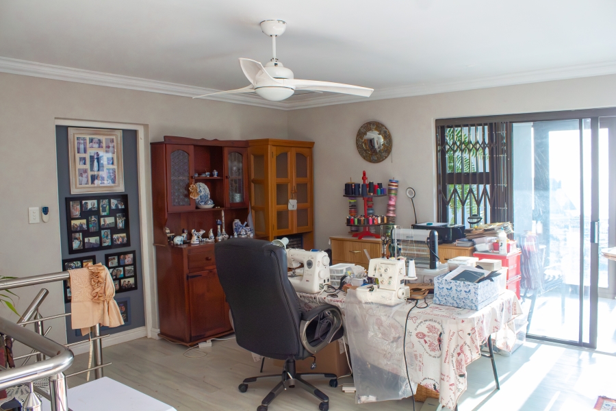 3 Bedroom Property for Sale in De Kelders Western Cape